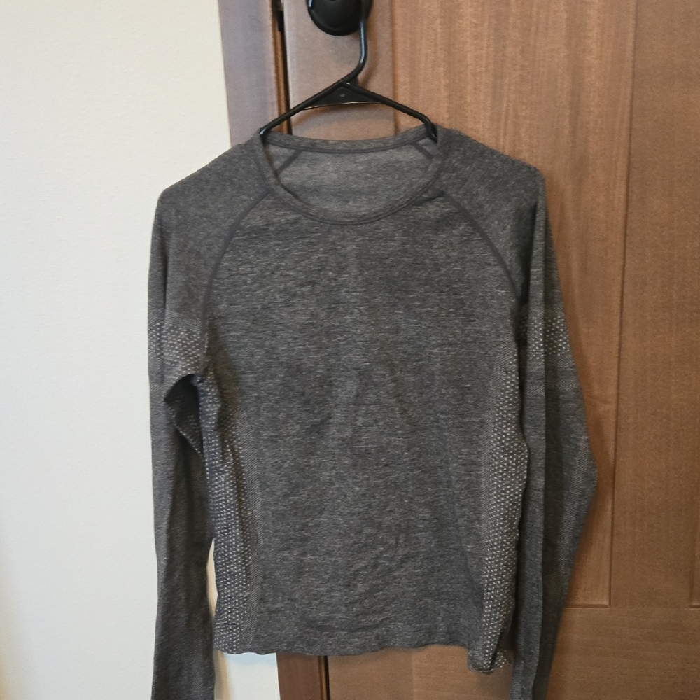 Figs Women's Long-Sleeve Crew Neck Top - Charcoal Gray